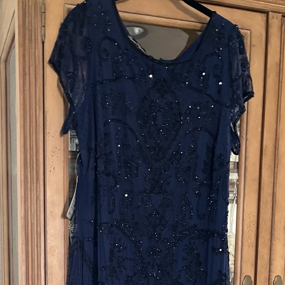 NWT Pisarro Nights maxi dress. Perfect for formal event! - Picture 1 of 7